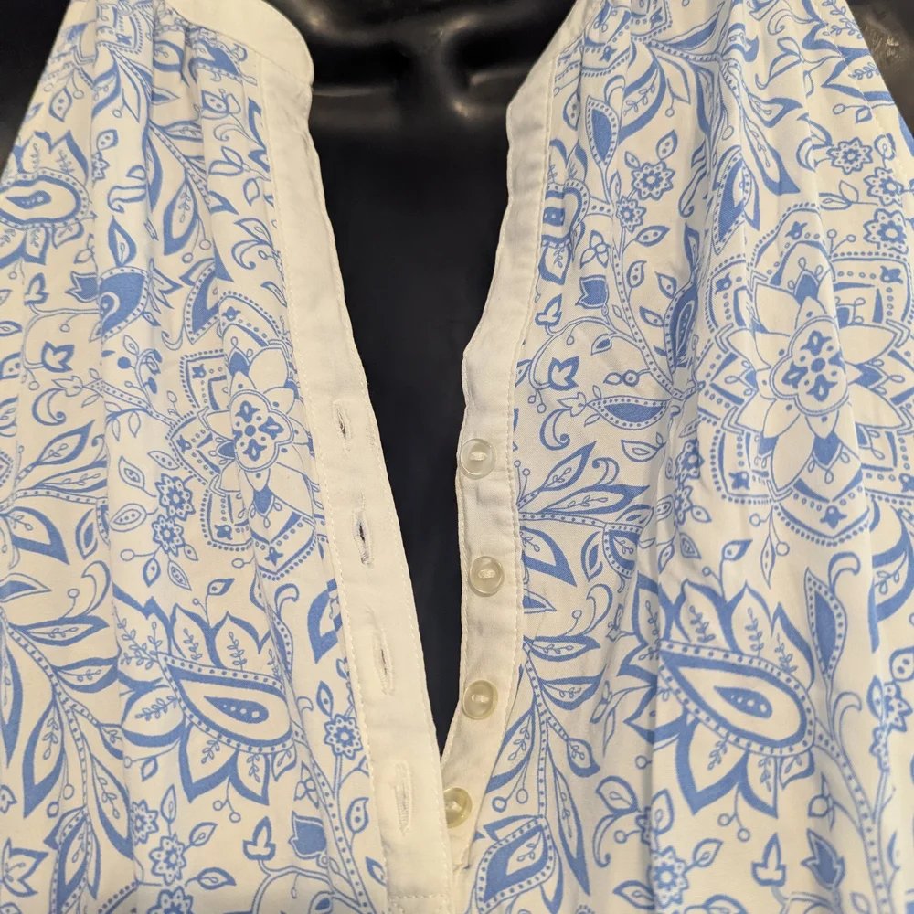 12. Old Navy Blue & White Floral Print Halter Maxi Dress - Picture 2 of 6
